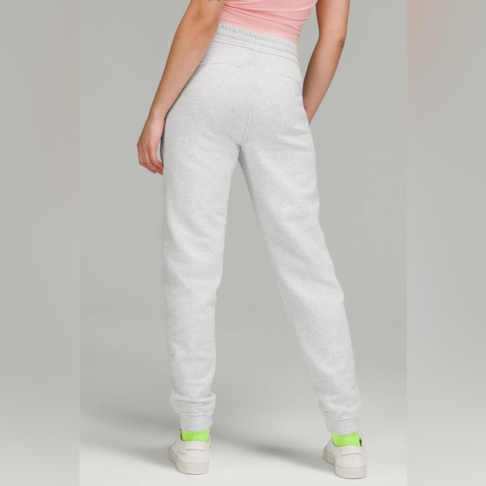 NWOT Lululemon Loungeful High-Rise Jogger Heathered Core Ultra Light Grey